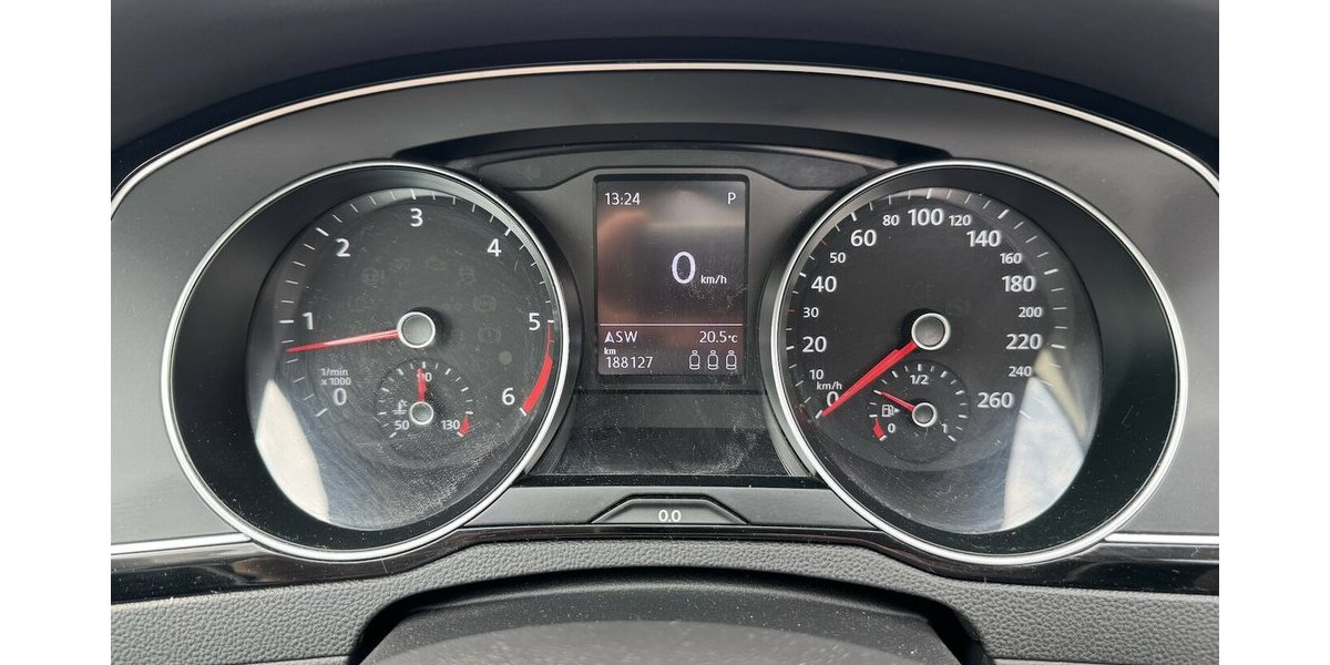 VW Passat Variant 2.0TDI DSG ACC Klima Kam Pano 18´ 188.000 km 10.900 &euro; Erftstadt 50374