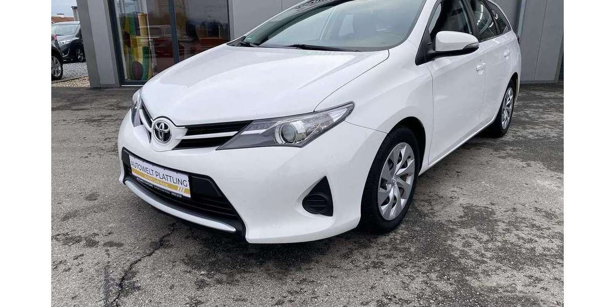 Toyota Auris 137.247 km 8.980 &euro; Plattling 94447
