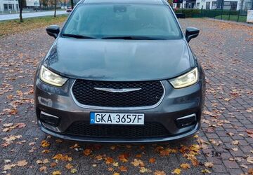 Chrysler Pacifica 86.000 km 32.490 &euro; Warzenko 