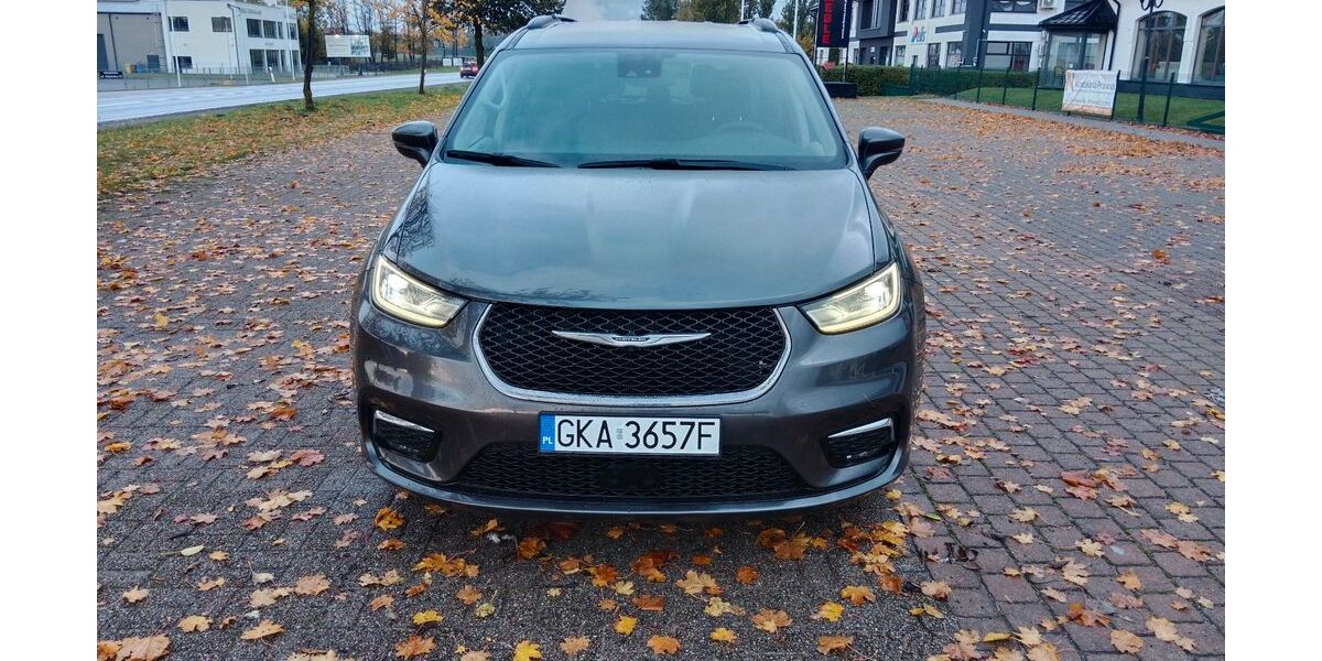 Chrysler Pacifica 86.000 km 32.490 &euro; Warzenko 