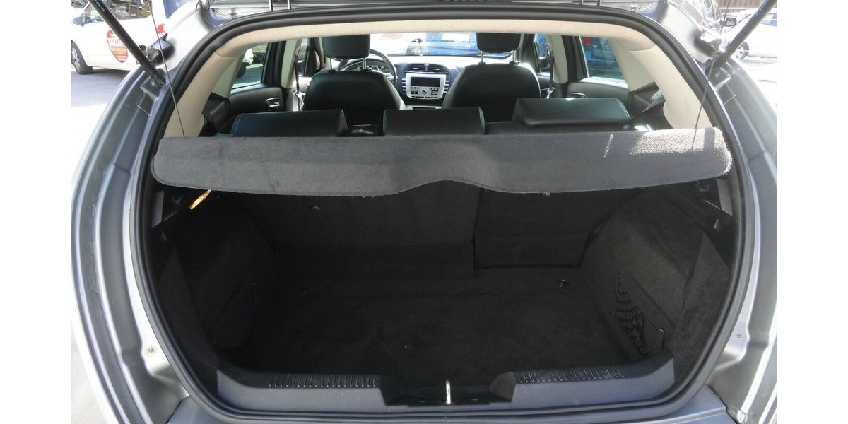 Lancia Delta Oro 1,9d 140 KW HU11/27 Klimatr+Navi+Leder 167.000 km 4.990 &euro; Neuss 41462