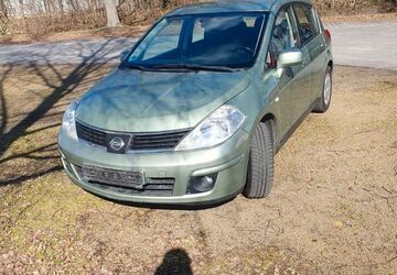 Nissan Tiida 147.445 km 3.300 &euro; senftenberg 01968