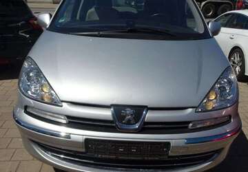Peugeot 807 202.299 km 5.900 &euro; Mainburg/Oberempfenbach 84048