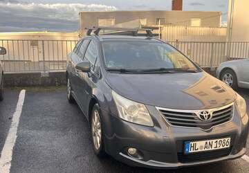 Toyota Avensis 311.000 km 3.300 &euro; Lübeck 23554