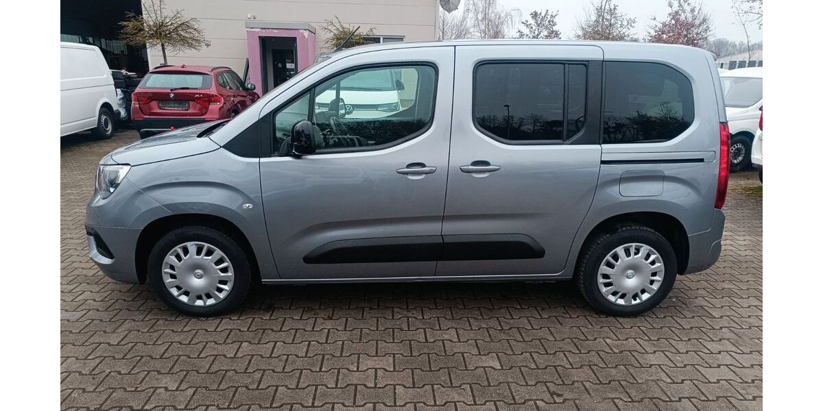 Opel Combo 68.200 km 20.800 &euro; Siegenburg 93354