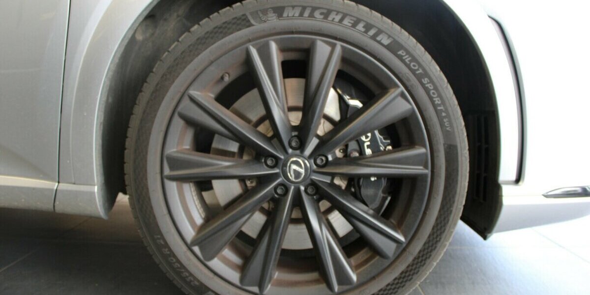 Lexus RX 500H F Sport 9.985 km 59.980 &euro; Euskirchen 53881