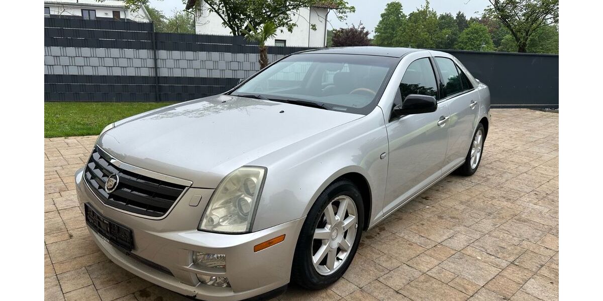 Cadillac STS 153.531 km 4.990 &euro; Versmold 33775