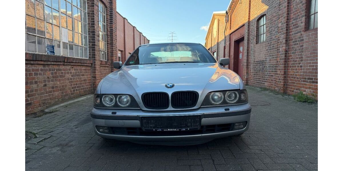 BMW 523 299.113 km 2.299 &euro; Bremen 28777