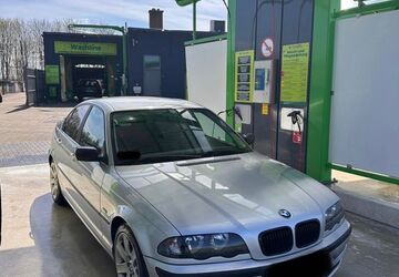 BMW 323 198.000 km 4.999 &euro; Muldestausee 06774