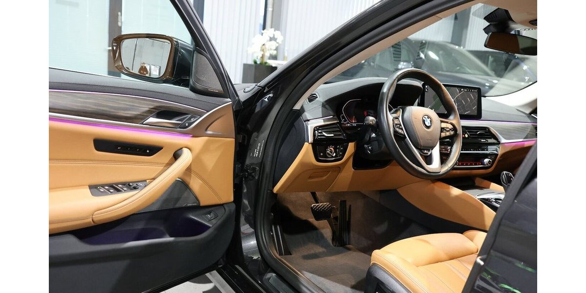 BMW 530i Touring INNOVATION LUXURY-LINE BUSINESS 45.000 km 40.444 &euro; Hamm 59077