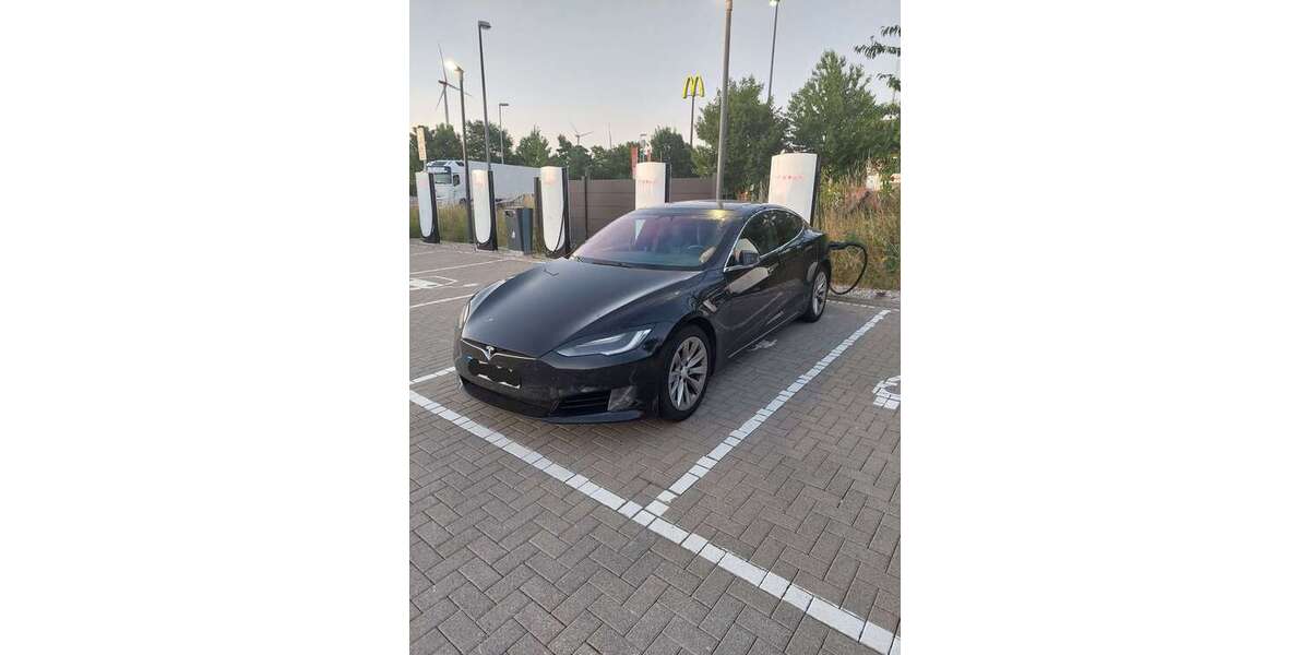 Tesla Model S 290.000 km 34.999 &euro; Achern 77855