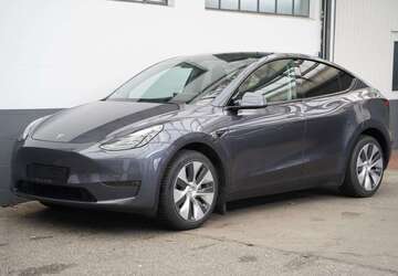 Tesla Model Y 26.106 km 32.950 &euro; Mönchengladbach 41236