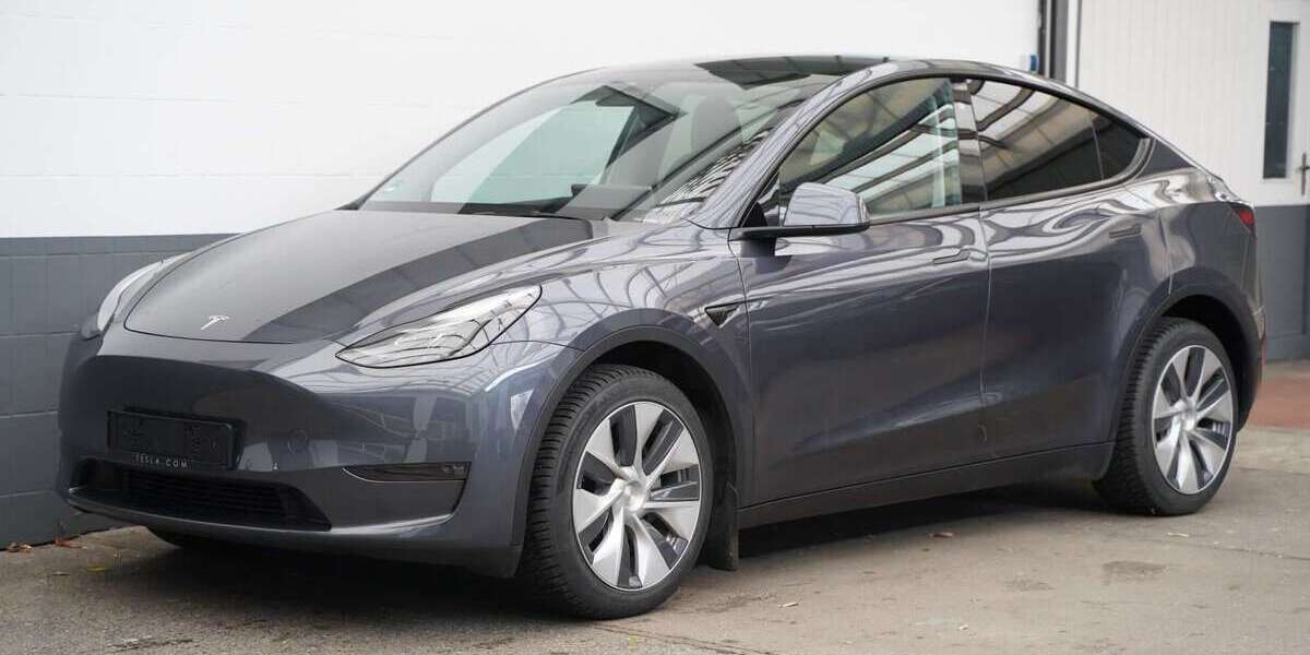 Tesla Model Y 26.106 km 32.950 &euro; Mönchengladbach 41236