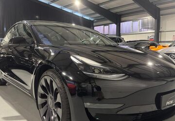 Tesla Model 3 30.000 km 32.690 &euro; Grasberg 28879