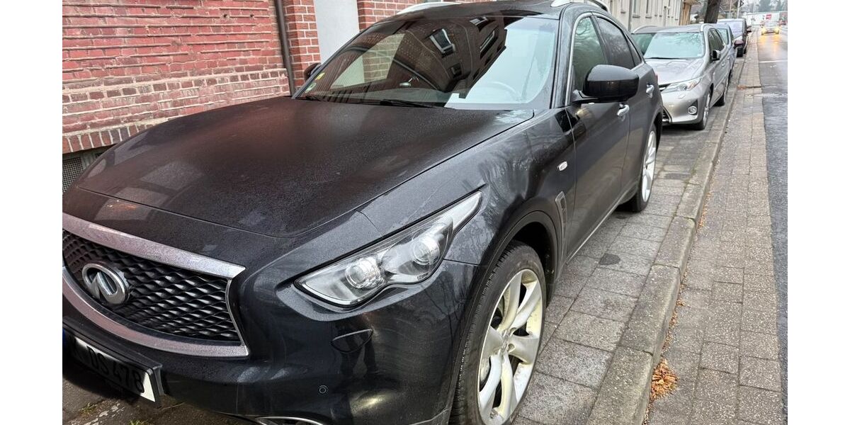 INFINITI QX70 131.000 km 17.500 &euro; Jülich 52428