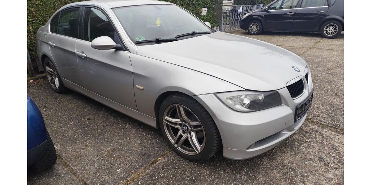 BMW 325 248.655 km 2.990 &euro; Düsseldorf 40229