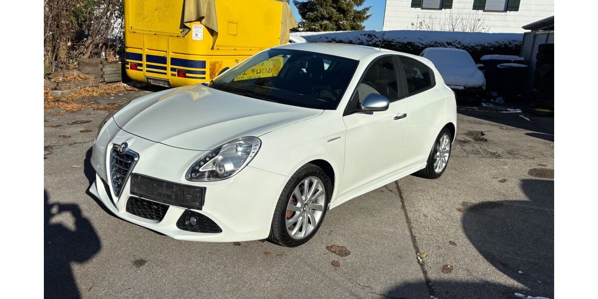 Alfa Romeo Giulietta 191.000 km 4.750 &euro; Bernau am Chiemsee 83233