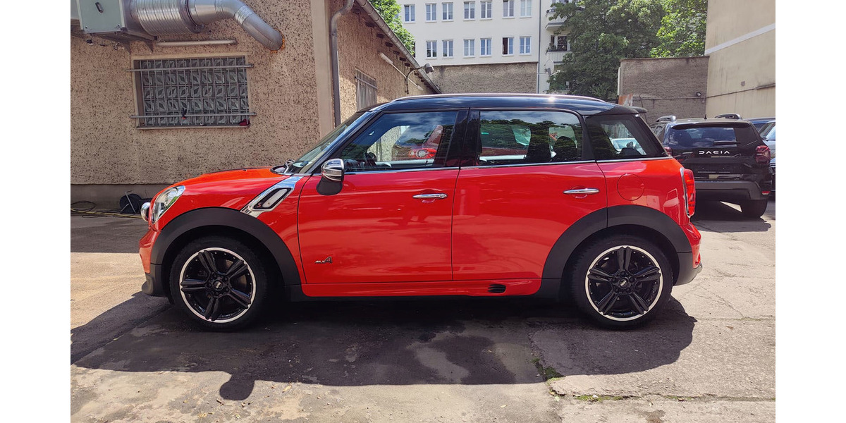 Mini Cooper_S_COUNTRYMAN_JWC_Kit_All4_Navi_Schiebed. 116.200 km 8.300 &euro; Berlin 10247