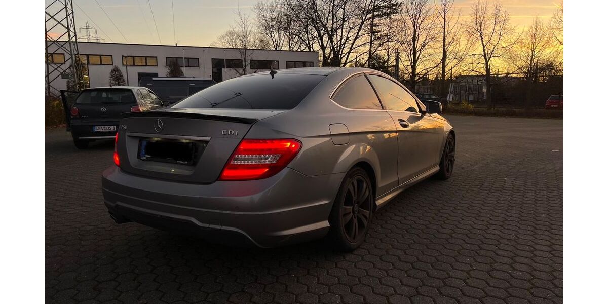 Mercedes-Benz C 250 215.800 km 12.500 &euro; Niederkassel 53859