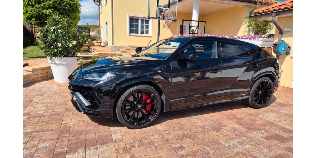 Lamborghini Urus 8.800 km 273.000 &euro; Bad Bibra 06647
