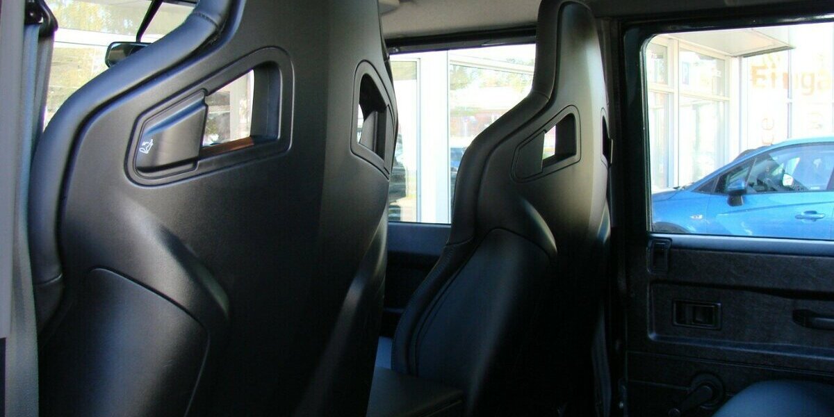 Land Rover Defender 110 E Station Wagon 7-Sitzer LED Leder AH 119.107 km 53.980 &euro; Falkensee 14612