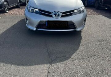 Toyota Auris 29.900 km 13.200 &euro; Groitzsch 04539