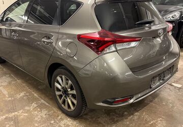 Toyota Auris 141.400 km 10.980 &euro; Mainz 55129