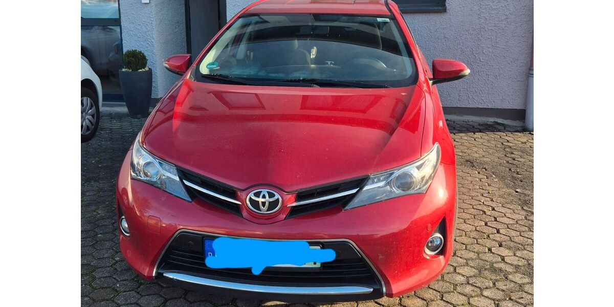 Toyota Auris 133.000 km 7.999 &euro; Wittlich 54516