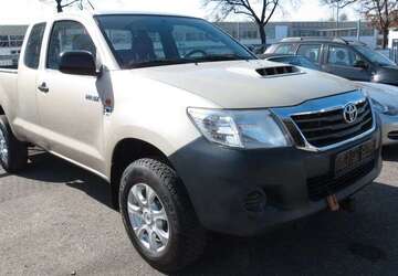 Toyota Hilux 68.500 km 17.500 &euro; Rosenheim 83026