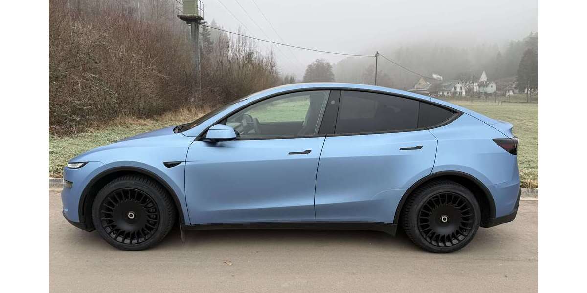Tesla Model Y 20.900 km 49.800 &euro; Freiburg 79098
