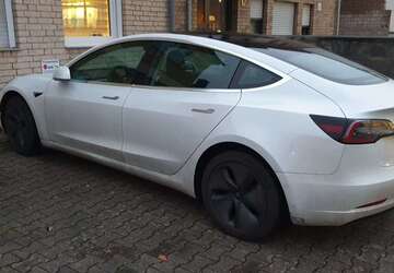 Tesla Model 3 72.000 km 24.500 &euro; Köln 51107