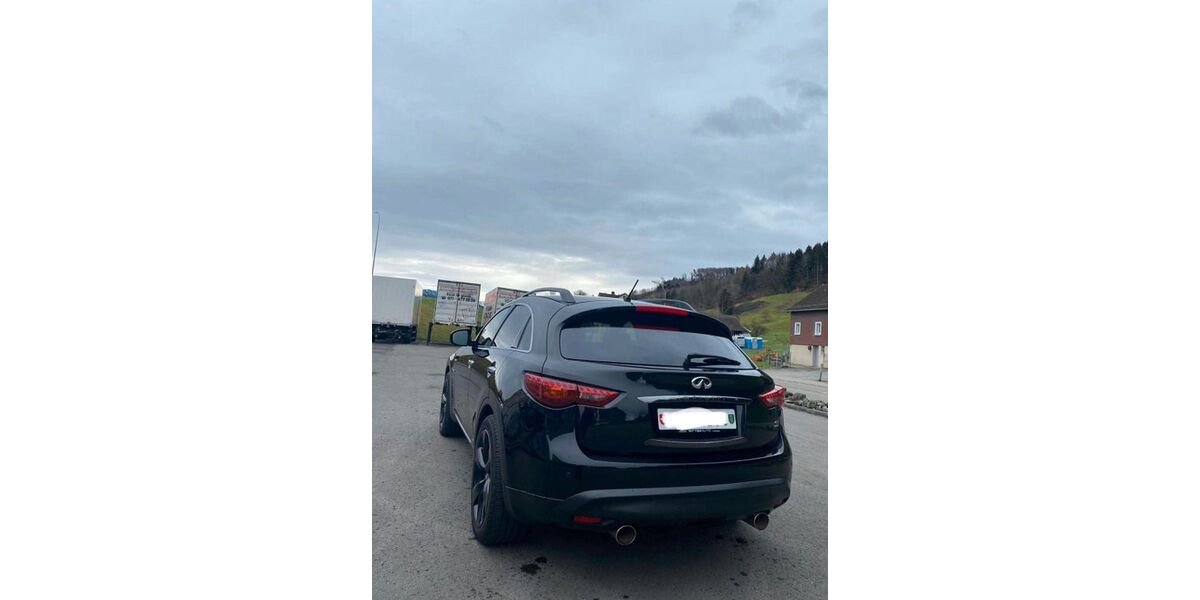 INFINITI QX70 129.000 km 13.500 &euro; Lindau 88131