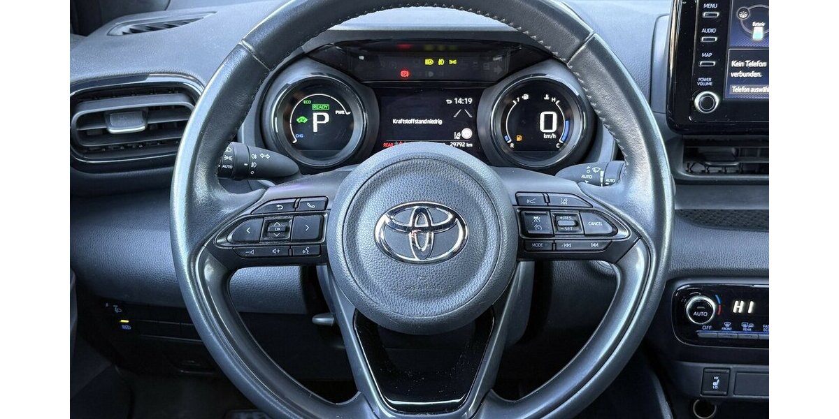 Toyota Yaris 1.5 Hybrid Black&White DAB/KAMERA/1.HAND 29.792 km 19.900 &euro; Villingen-Schwenningen 78054