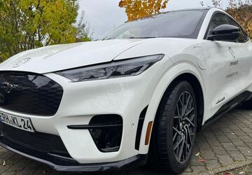 Ford Mustang Mach-E 60.491 km 36.200 &euro; Röttenbach 91341