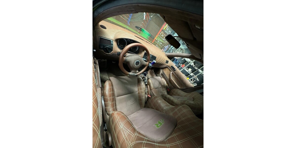 VW Bora 177.000 km 8.000 &euro; Engi 