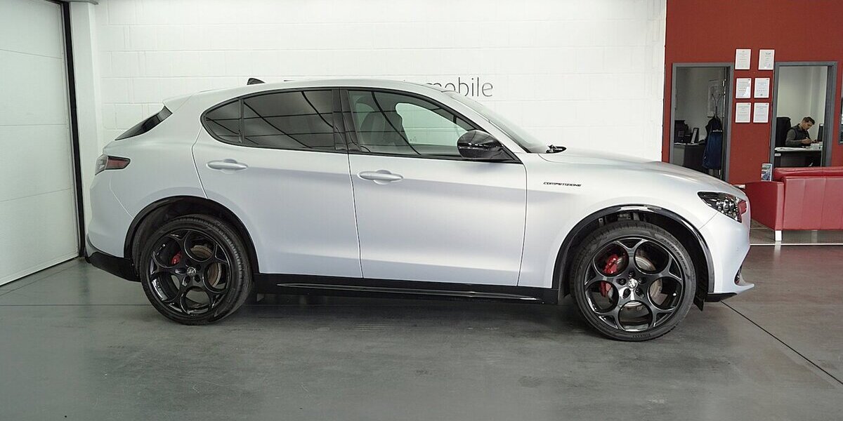Alfa Romeo Stelvio 2.2 D Competizione Q4 ALLRAD LEDER AHK 42.000 km 39.989 &euro; Lich 35423