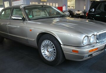 Jaguar XJ 4.0 Lang Automatik - Leder - Schiebedach - 119.865 km 19.980 &euro; Euskirchen 53881