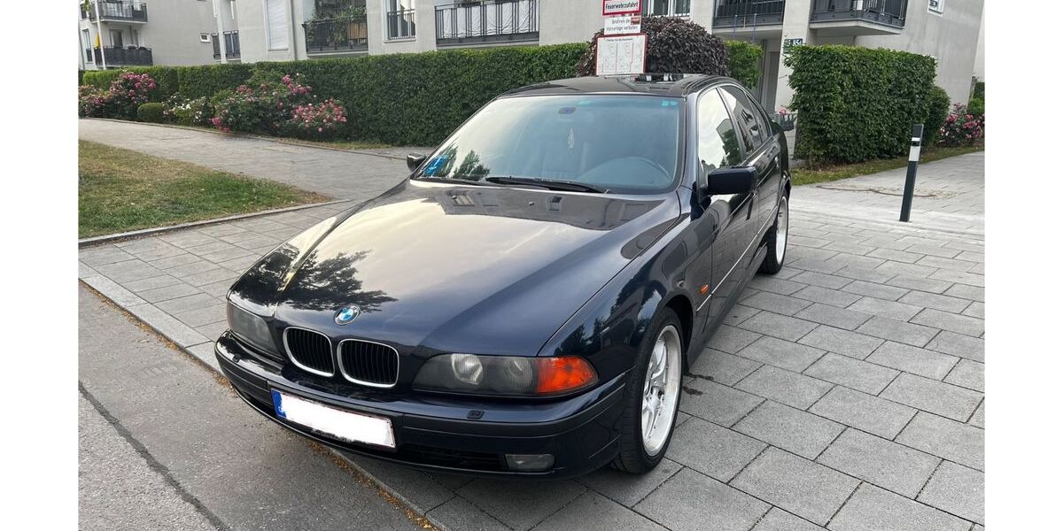 BMW 528 250.000 km 5.990 &euro; München 81737