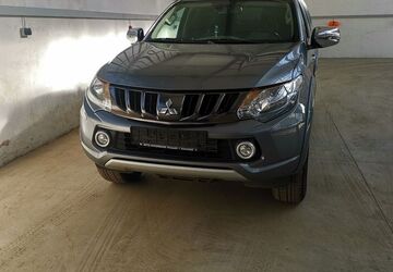 Mitsubishi L200 219.860 km 13.999 &euro; Floß 92685