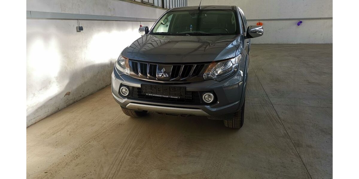 Mitsubishi L200 219.860 km 13.999 &euro; Floß 92685
