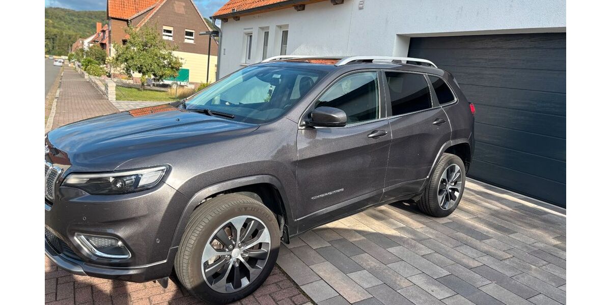 Jeep Cherokee 136.000 km 16.900 &euro; Dassel 37586