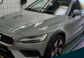 Volvo V60 Cross Country 28.011 km 39.650 &euro; Essen-Kray 45309