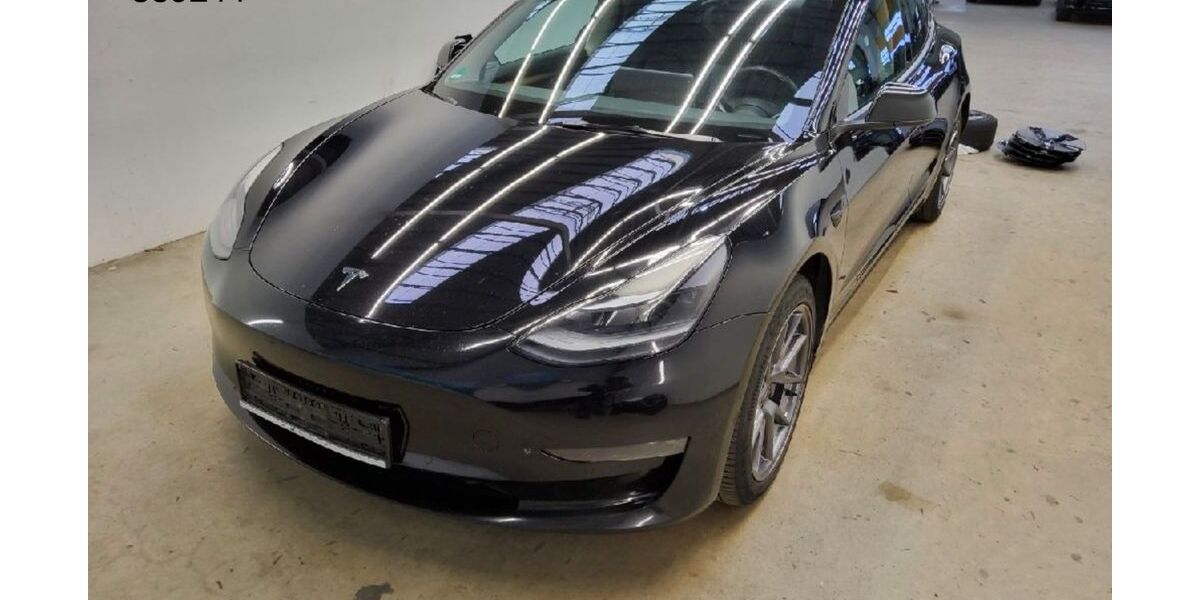 Tesla Model 3 150.000 km 22.950 &euro; Steinbach-Hallenberg OT Herges-Hallenberg 98587