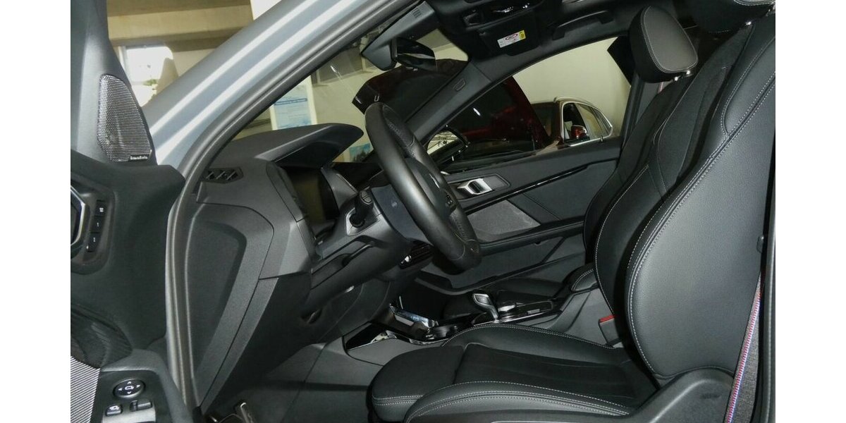 BMW 118i MSport Navi Prof,HUD,Pan.Dach,NP: 59.671 28.500 km 29.990 &euro; Landshut 84030