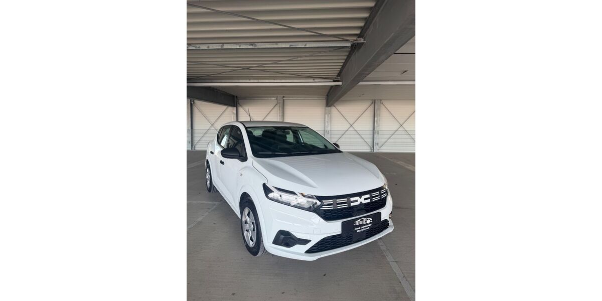 Dacia Sandero 10.300 km 14.370 &euro; München 81249