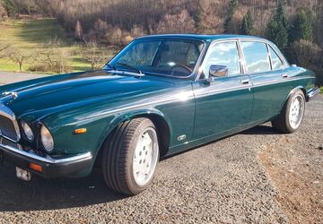 Jaguar Daimler 137.500 km 22.499 &euro; Kadenbach 56337