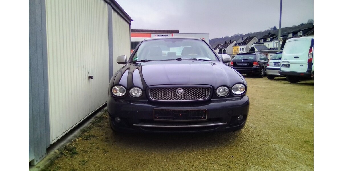 Jaguar X-Type 221.000 km 3.890 &euro; Konz 54329