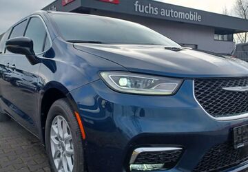 Chrysler Pacifica 11.879 km 51.990 &euro; Augsburg 86165