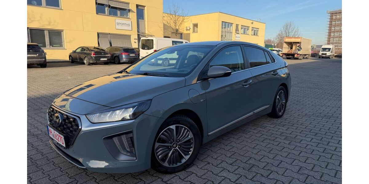 Hyundai IONIQ 48.943 km 17.450 &euro; Mülheim an der Ruhr 45472