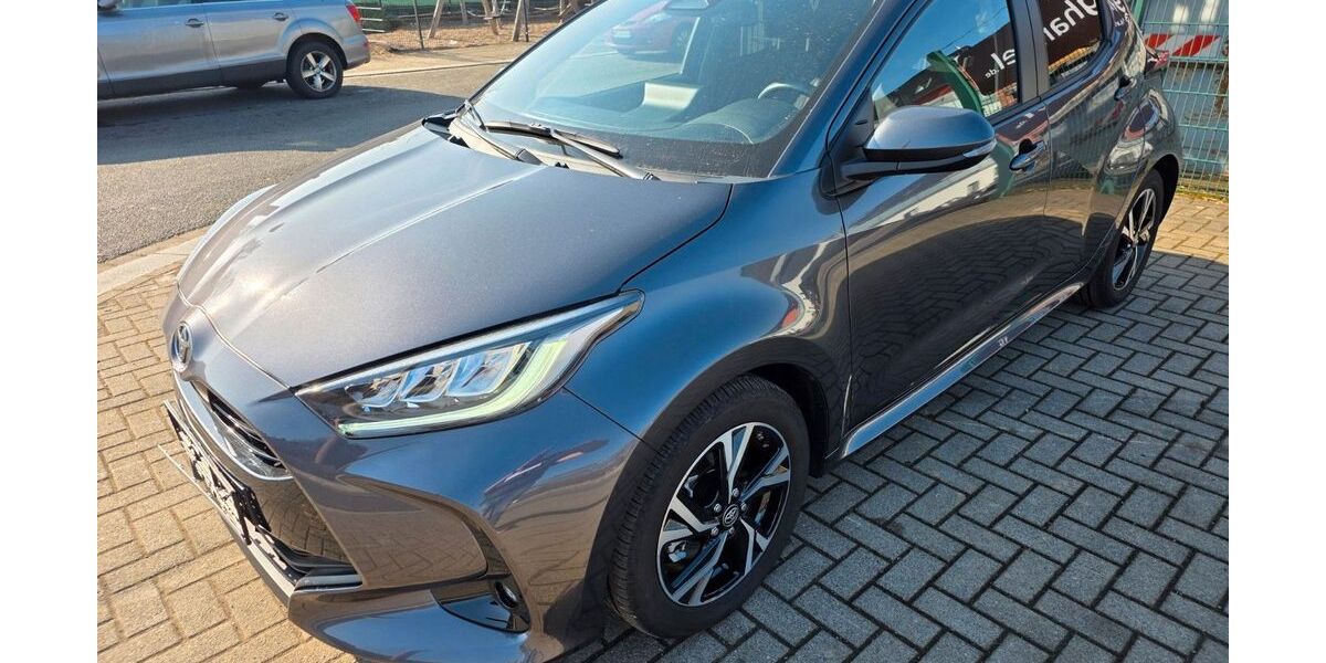 Toyota Yaris 3.658 km 21.490 &euro; Meißen 01662